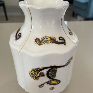ROYAL TARA IRELAND fine bone china